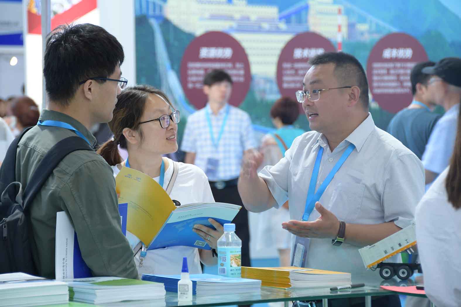 引领未来▲rb88随行版纯电动矿用车闪耀2019CIME展会